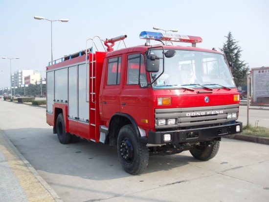 東風(fēng)153泡沫消防車(7噸)