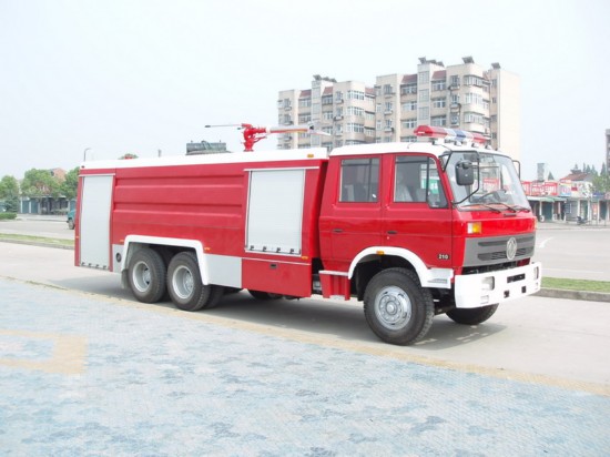 東風后雙橋水罐/泡沫消防車