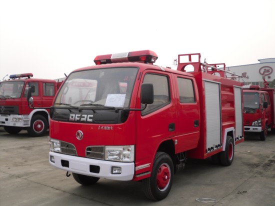 東風多利卡水罐/泡沫消防車