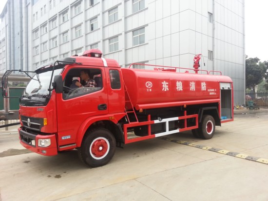東風消防灑水車